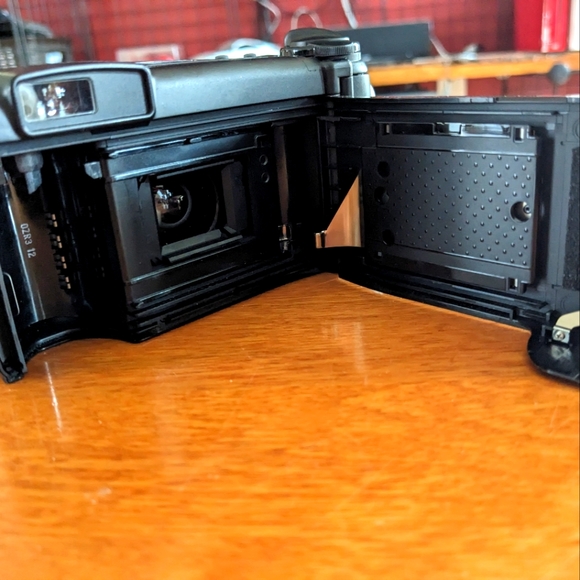 Vintage Olympus Accura Zoom 80 | 35mm Film Camera +Original Olympus Leather Case - Picture 5 of 10